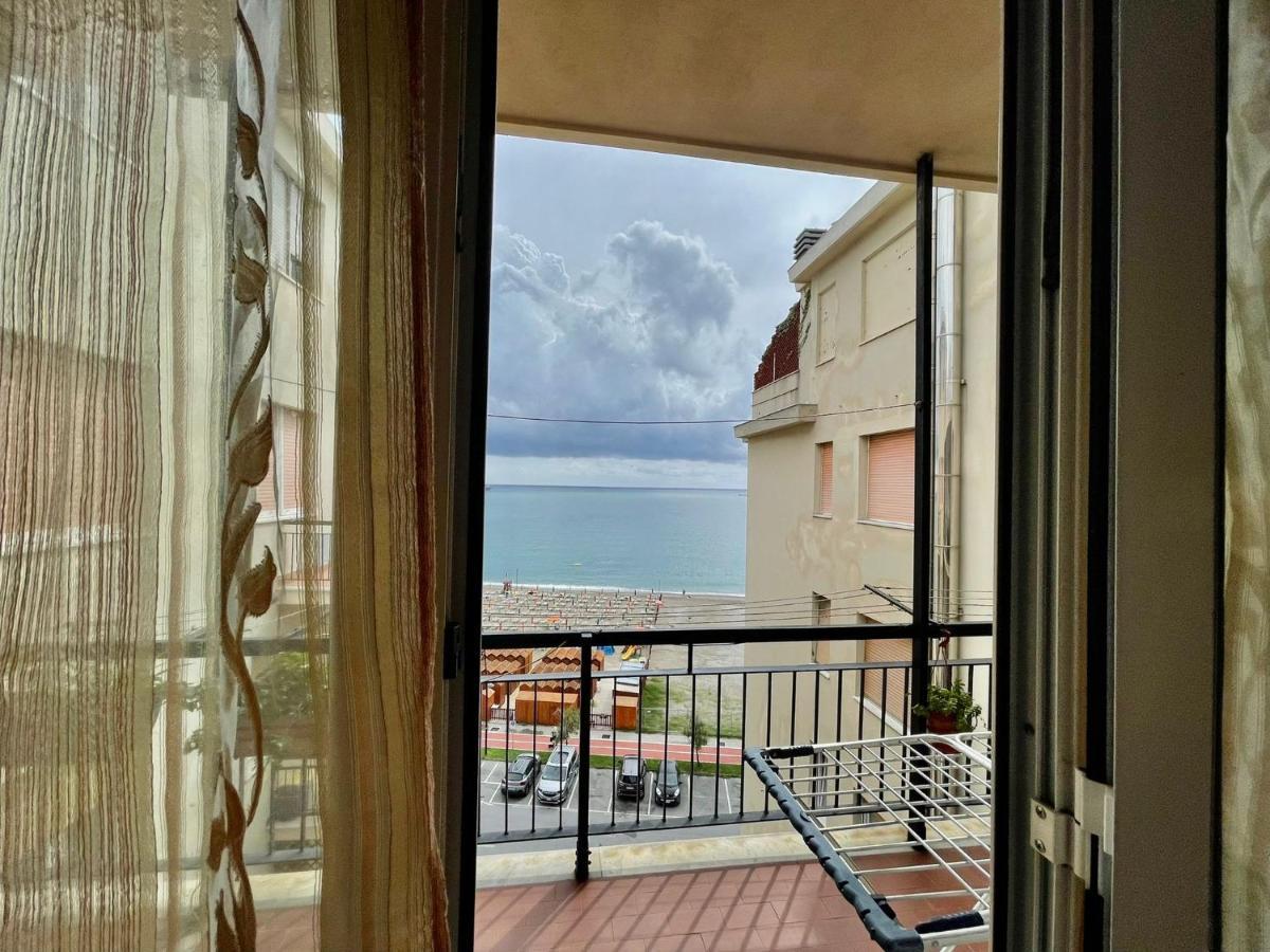 Villa Casa Conchiglia à Vado Ligure Extérieur photo